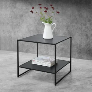 Mesa auxiliar Salsnes 51x53x51 cm con estante Negro [en.casa]