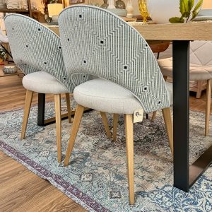 Silla comedor estampada azul y beige