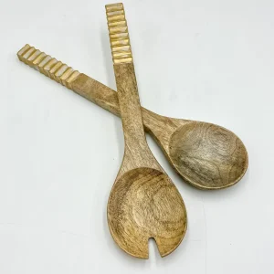 Cubiertos de mango dorado