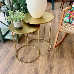 Mesas nido metal dorado set de 2