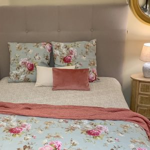 Cojín rosas azul 60x60