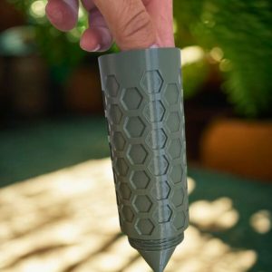 Vertedor de agua para tutor de plantas medianas